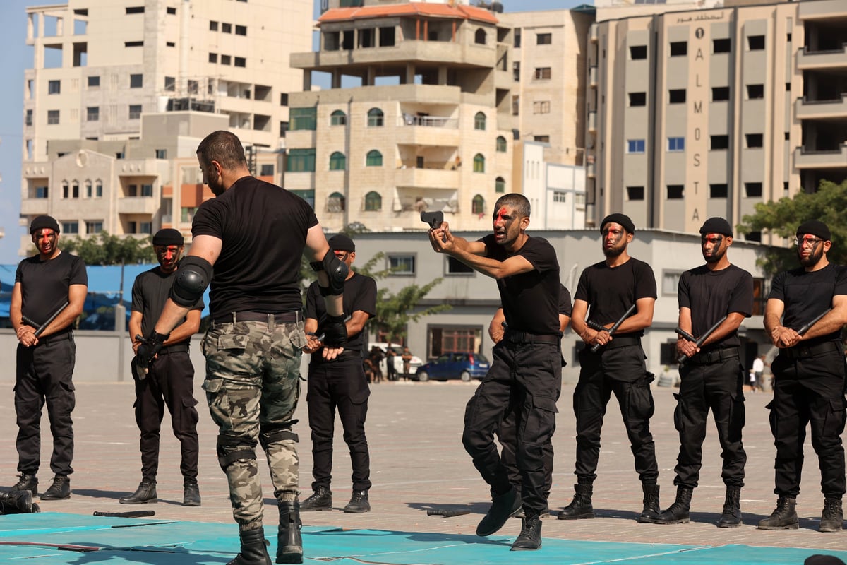 כוחות הביטחון של חמאס הציגו את כישוריהם המבצעיים | צפו