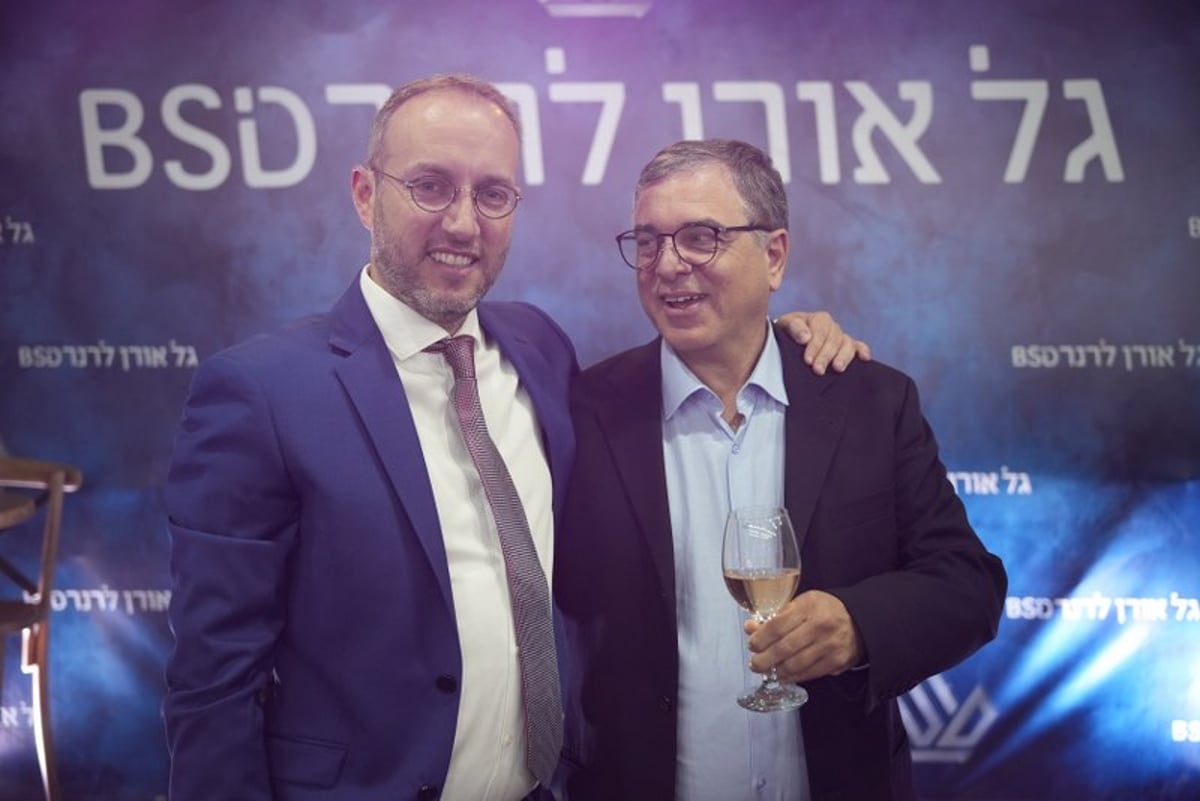 הכנסת ספר תורה למשרד הפרסום גל אורן לרנר