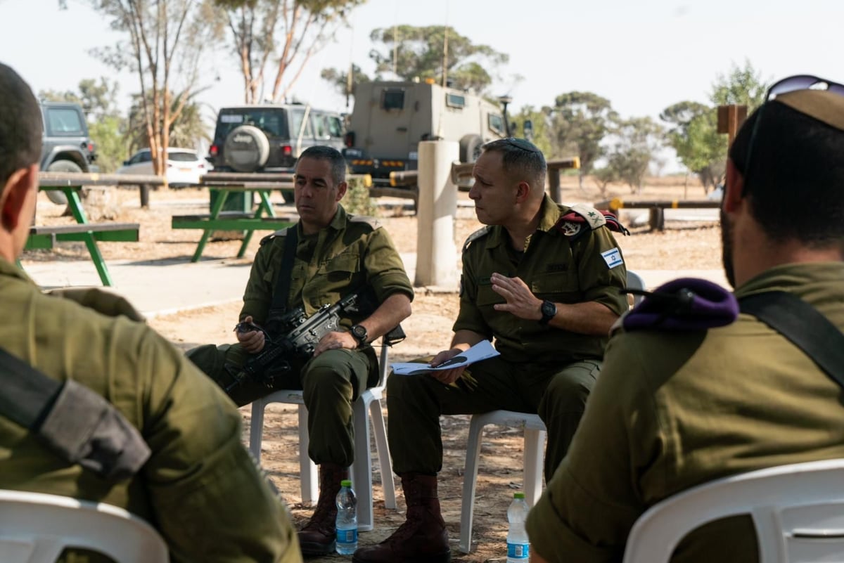 מקבלי האות: עלות השחר, שובר גלים ו'פעולות עלומות'