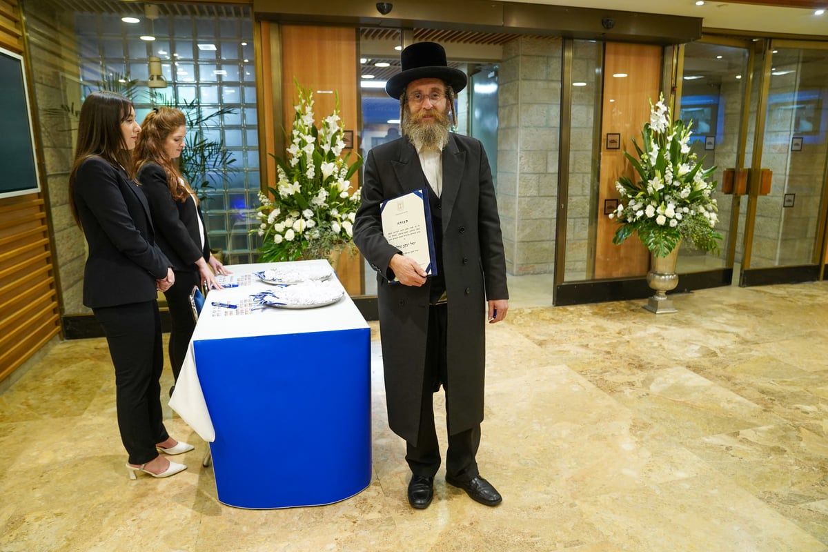 תיעוד: כך נכנסו הח"כים החרדים להשבעה במשכן הכנסת