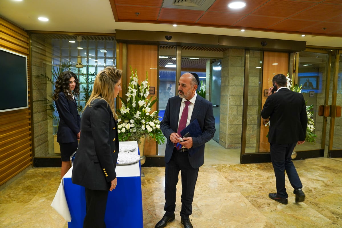 תיעוד: כך נכנסו הח"כים החרדים להשבעה במשכן הכנסת