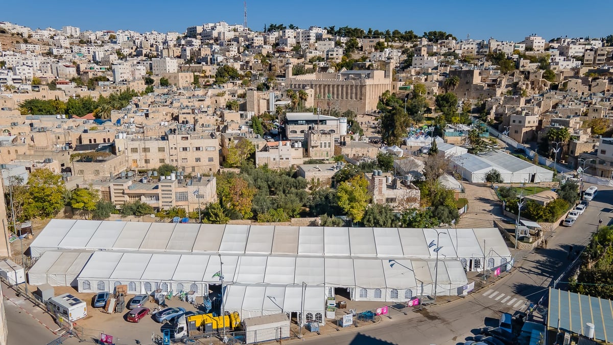 שבת חברון: האלפים זורמים לעיר לשהות במערת המכפלה