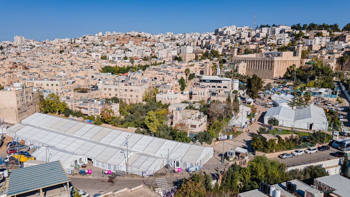 שבת חברון: האלפים זורמים לעיר לשהות במערת המכפלה