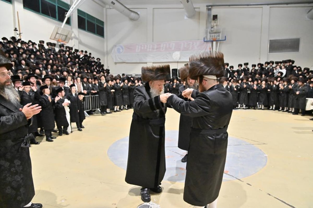 שמחת החתונה בחצרות פינסק קארלין - טשרנוביל