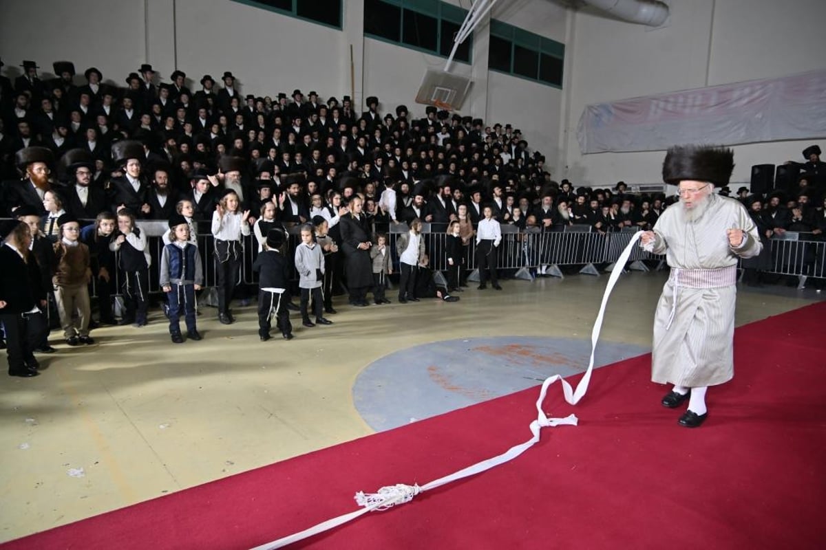 שמחת החתונה בחצרות פינסק קארלין - טשרנוביל