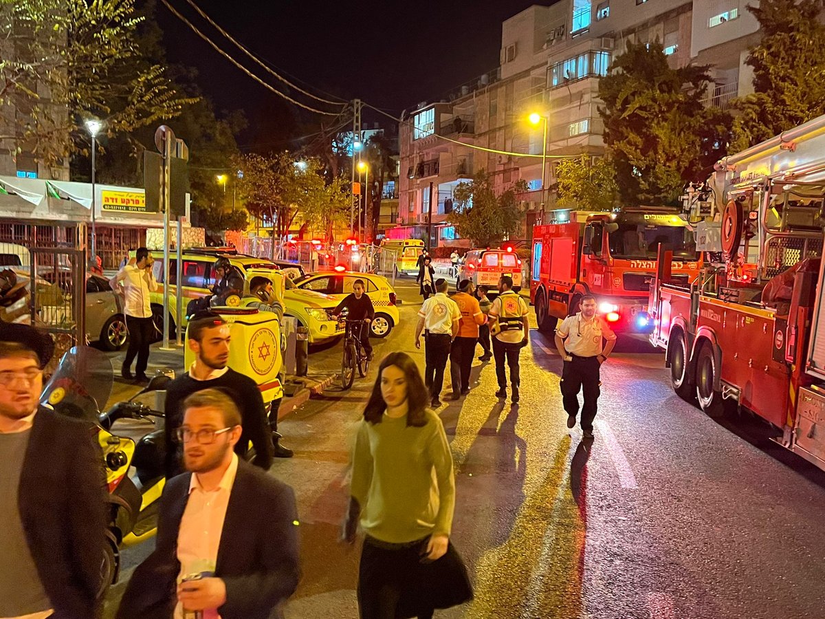 ירושלים: שריפה פרצה בבניין מגורים בן 6 קומות | תיעוד