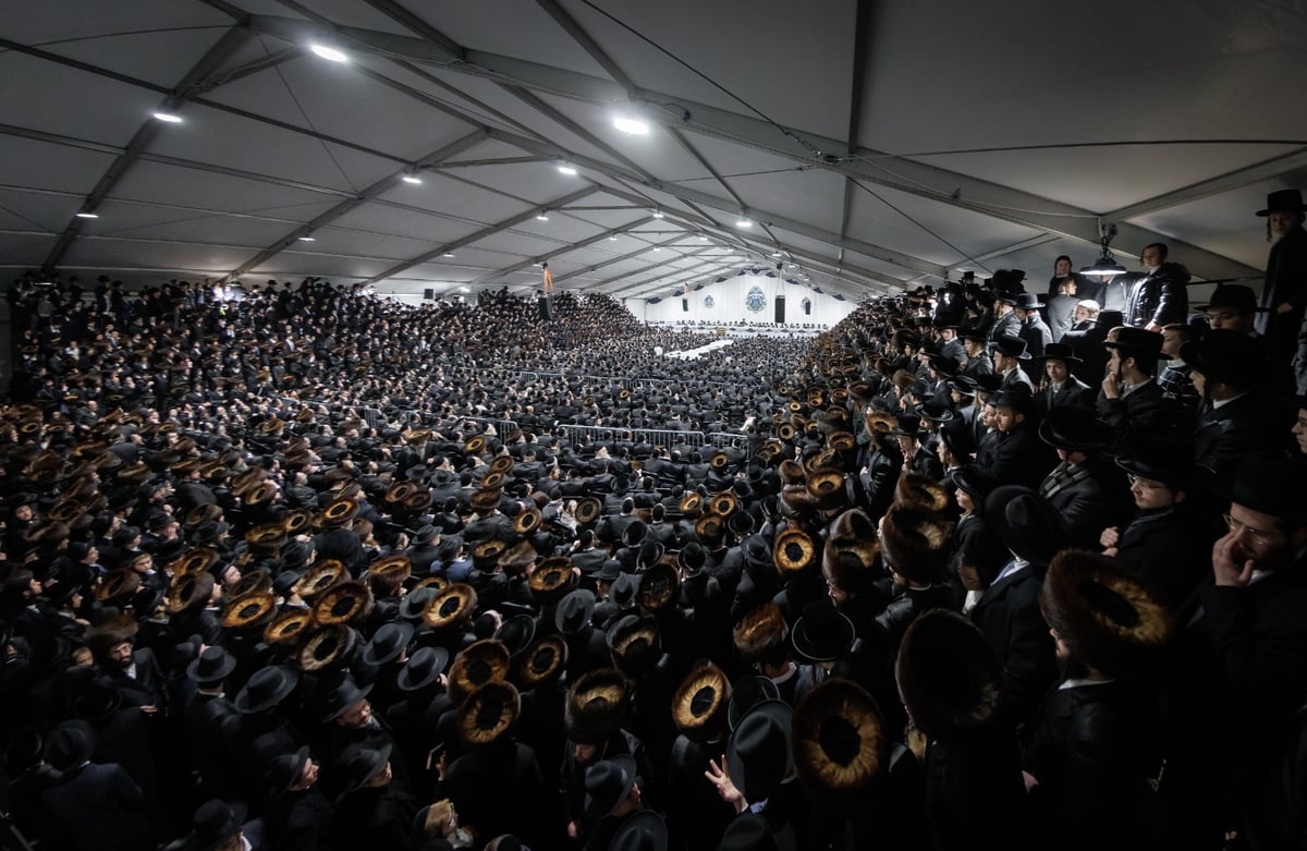 רבבות השתתפו בטיש וסעודה שלישית של הגר"ש אלתר | תיעוד