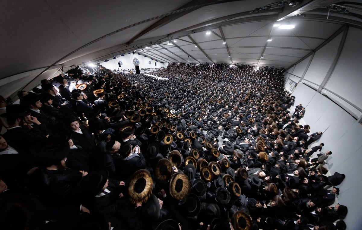 רבבות השתתפו בטיש וסעודה שלישית של הגר"ש אלתר | תיעוד