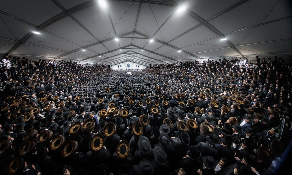 רבבות השתתפו בטיש וסעודה שלישית של הגר"ש אלתר | תיעוד