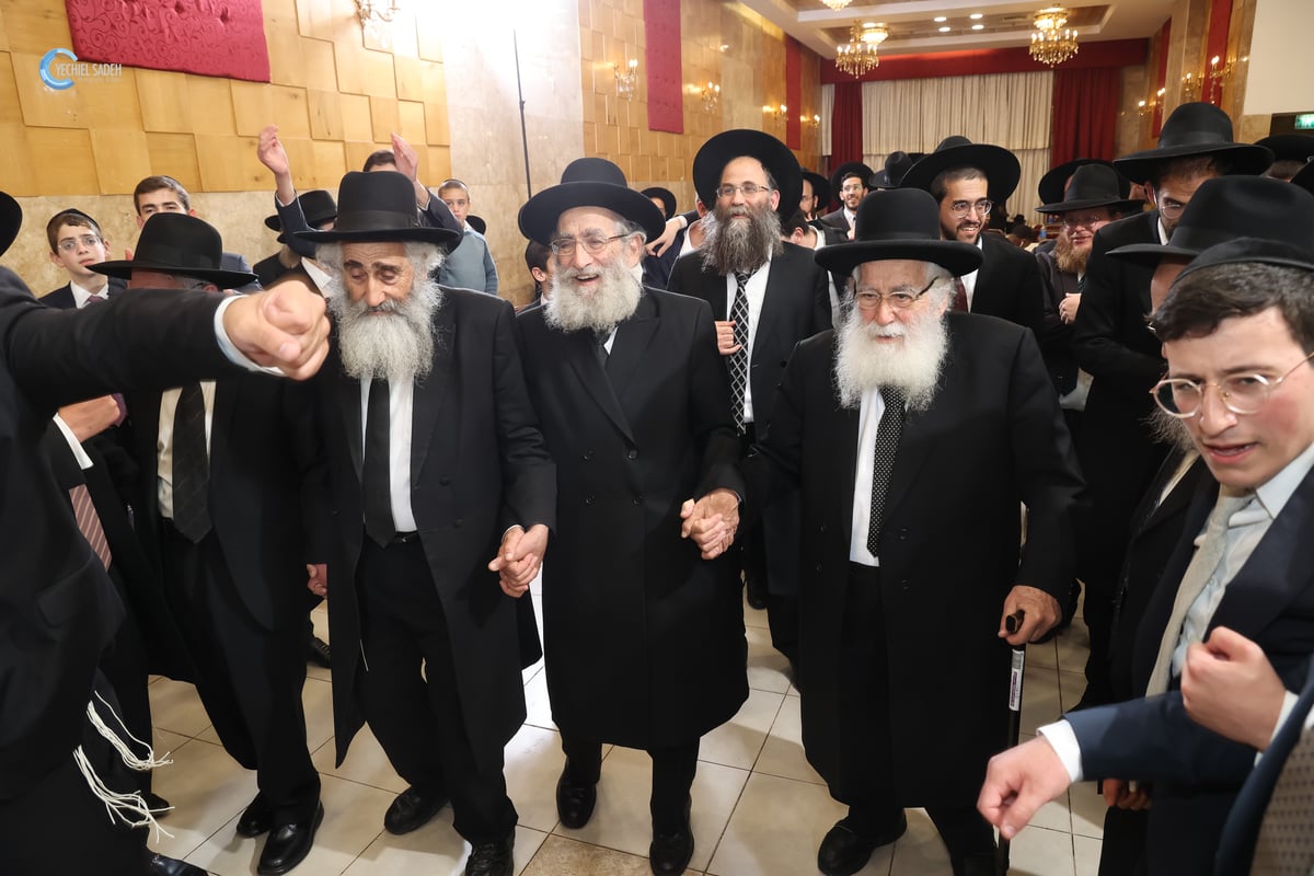 שמחה בישיבת פוניבז': נכד ראש הישיבה התחתן • תיעוד