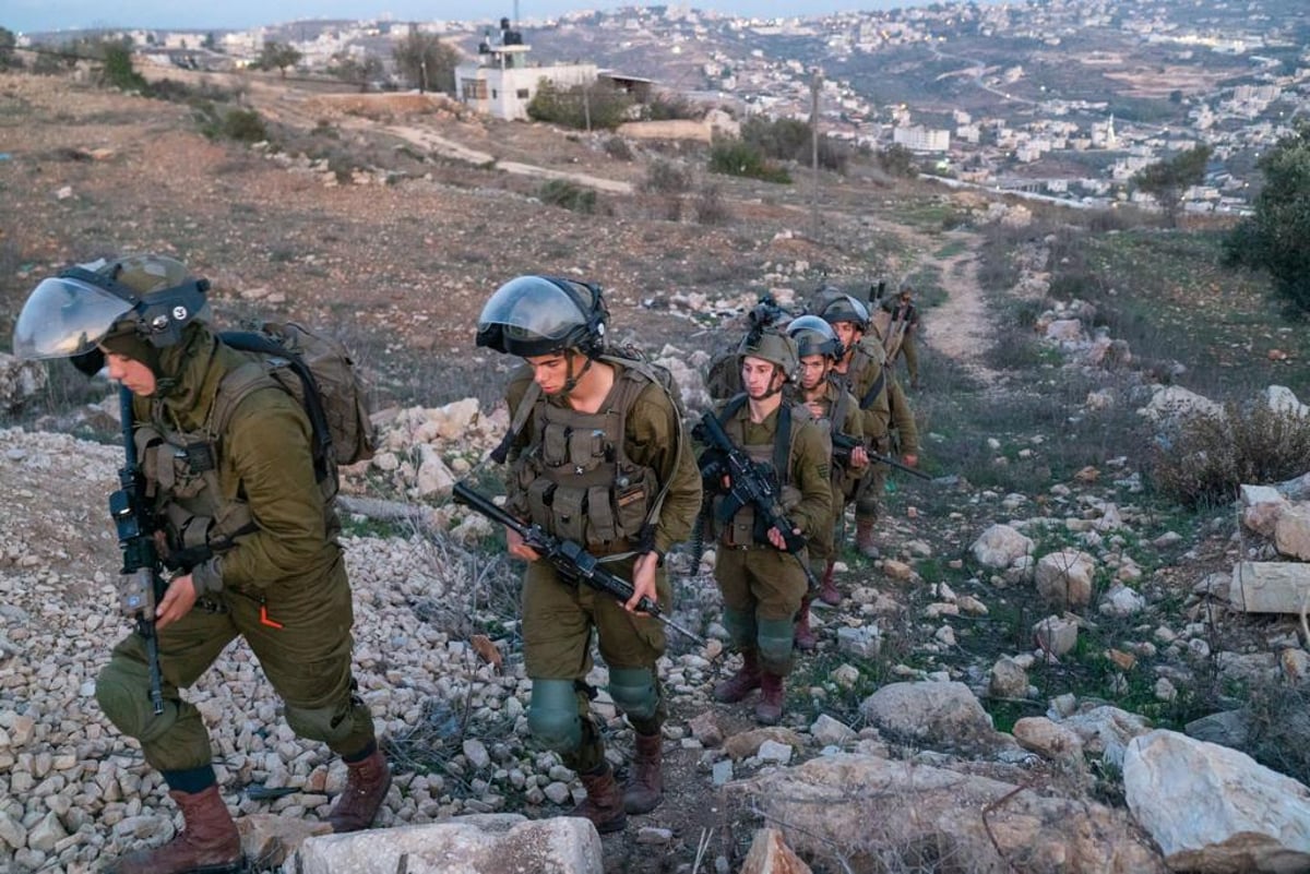 חיילי צה"ל נכנסו לכפרים ביו"ש ועצרו 10 מבוקשים | תיעוד