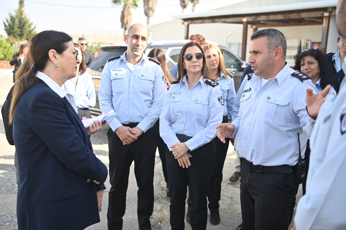 נשיאת בית המשפט העליון ביקרה במתחם הדרים בשב"ס