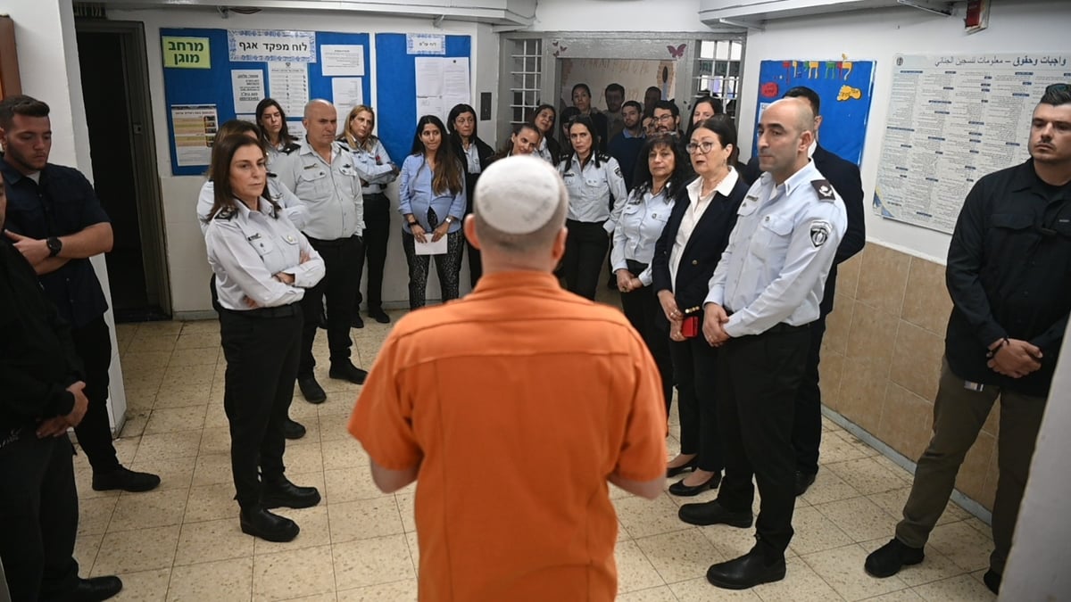 נשיאת בית המשפט העליון ביקרה במתחם הדרים בשב"ס