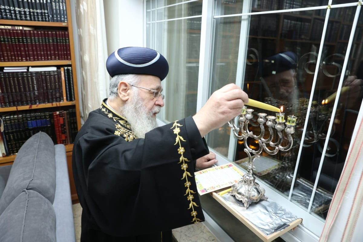 תיעוד: הראשון לציון בהדלקת נר שני של חנוכה