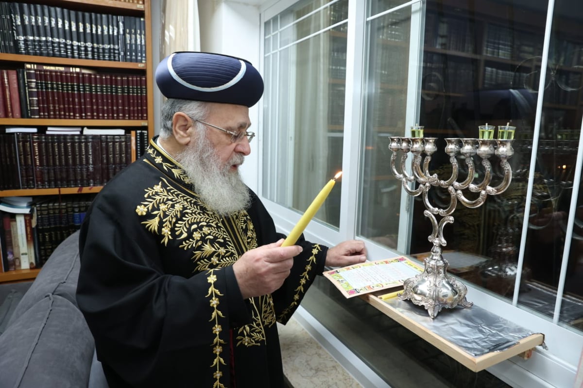 תיעוד: הראשון לציון בהדלקת נר שני של חנוכה