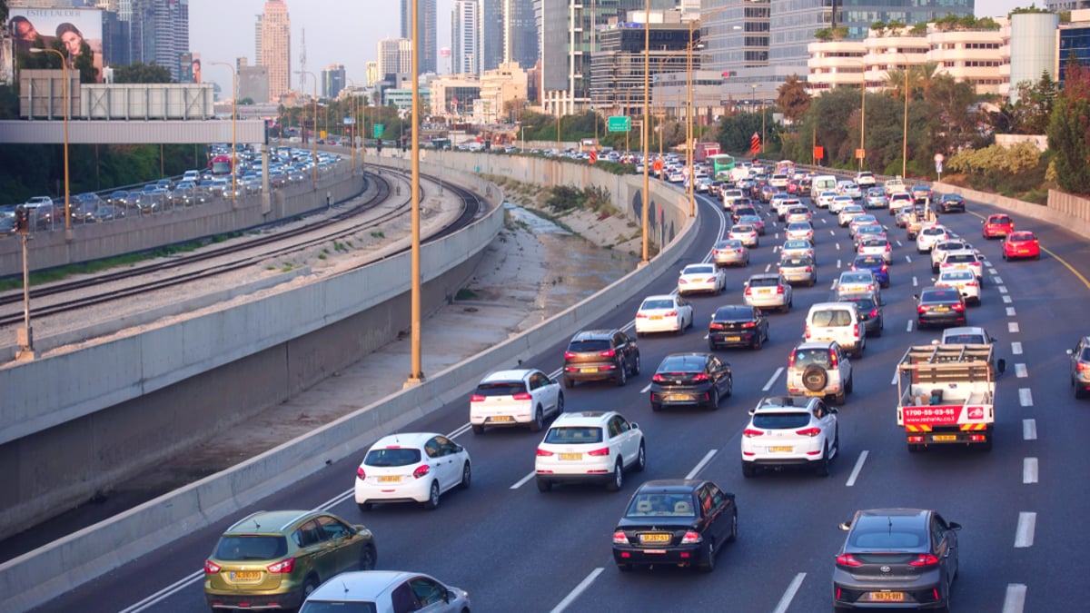 ותחזירנו לשלום. פקקים באיילון