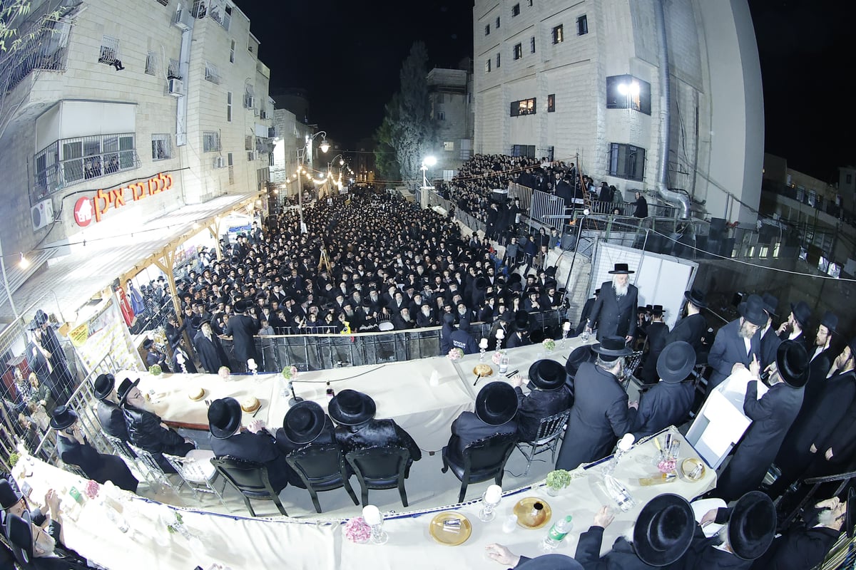 בראשות האב"ד: בסאטמר הניחו אבן פינה לבית ספר חדש