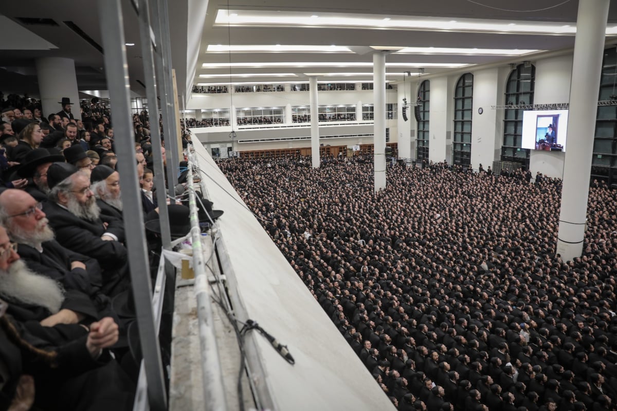 תיעוד עוצמתי: 'זאת חנוכה' בחצר חסידות גור בירושלים