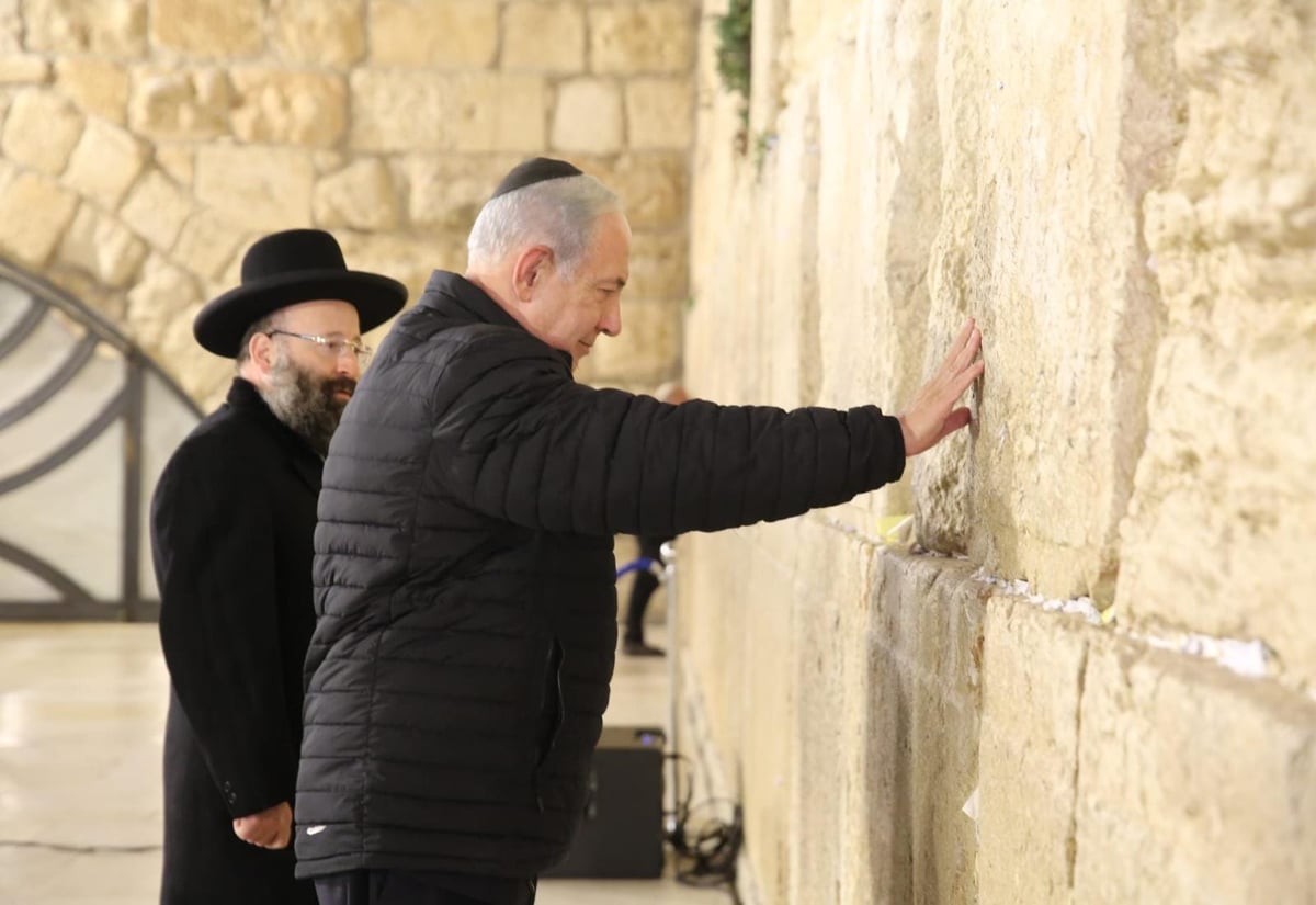 ראש הממשלה בנימין נתניהו ורעייתו ביקרו בכותל