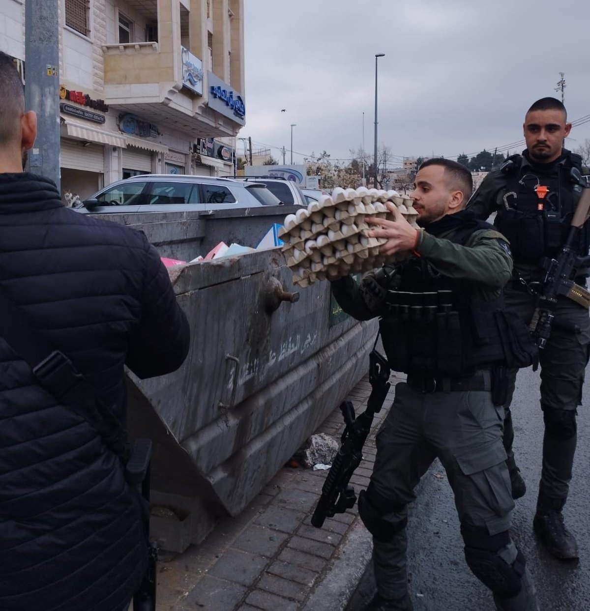 עשרות אלפי ביצים ומאות קופסאות סיגריות מזויפות הוחרמו