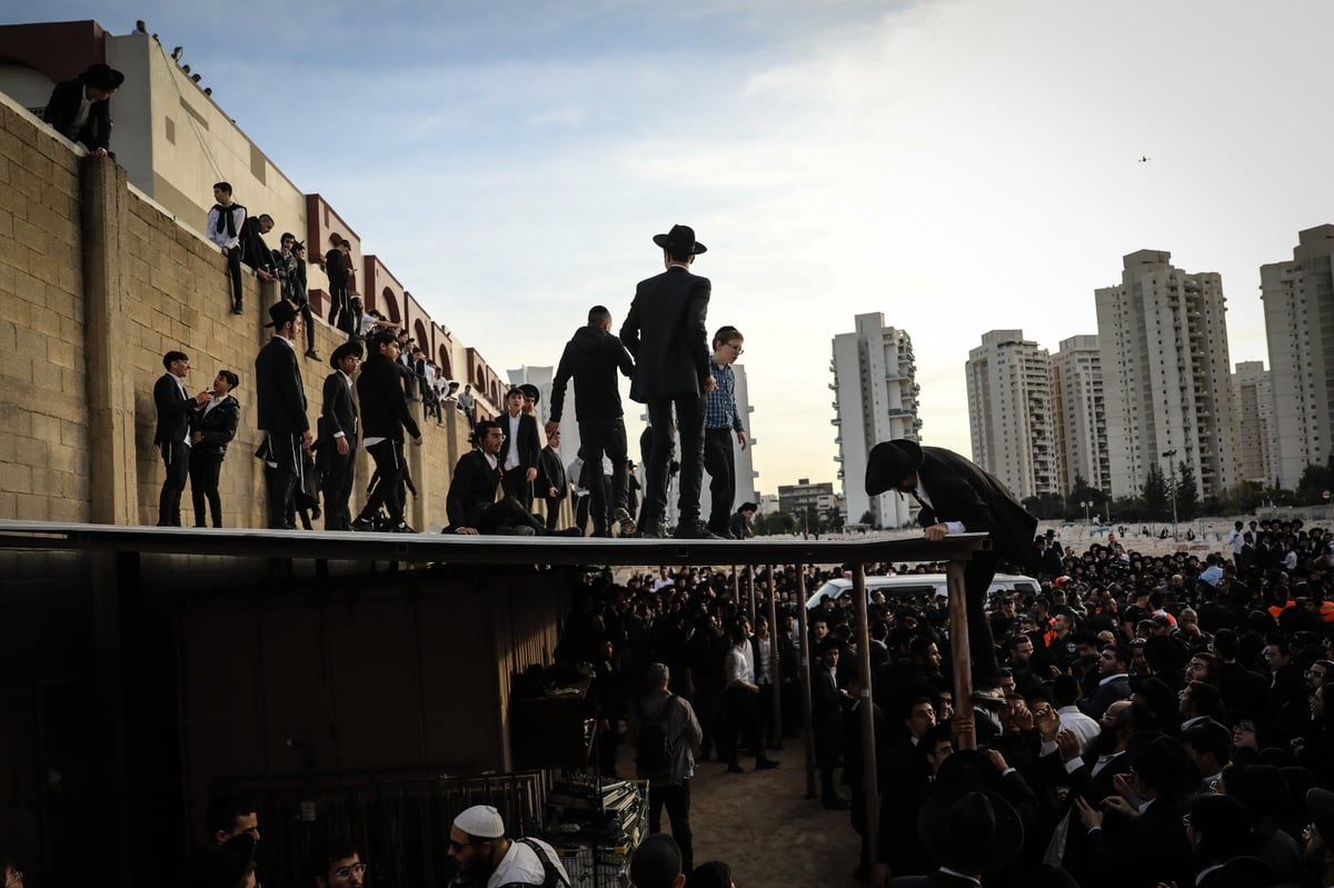 צלם 'כיכר' מגיש גלרית סיכום מהלווית הגר"ש בעדני זצ"ל