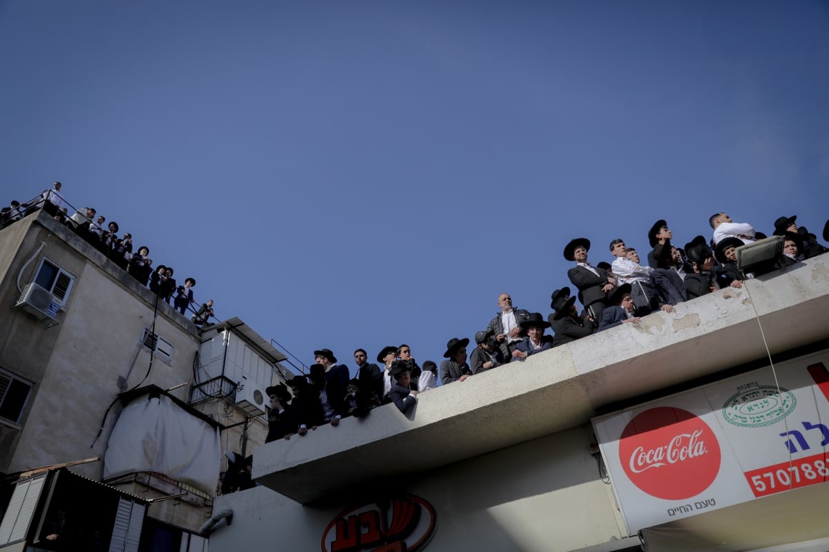 צלם 'כיכר' מגיש גלרית סיכום מהלווית הגר"ש בעדני זצ"ל