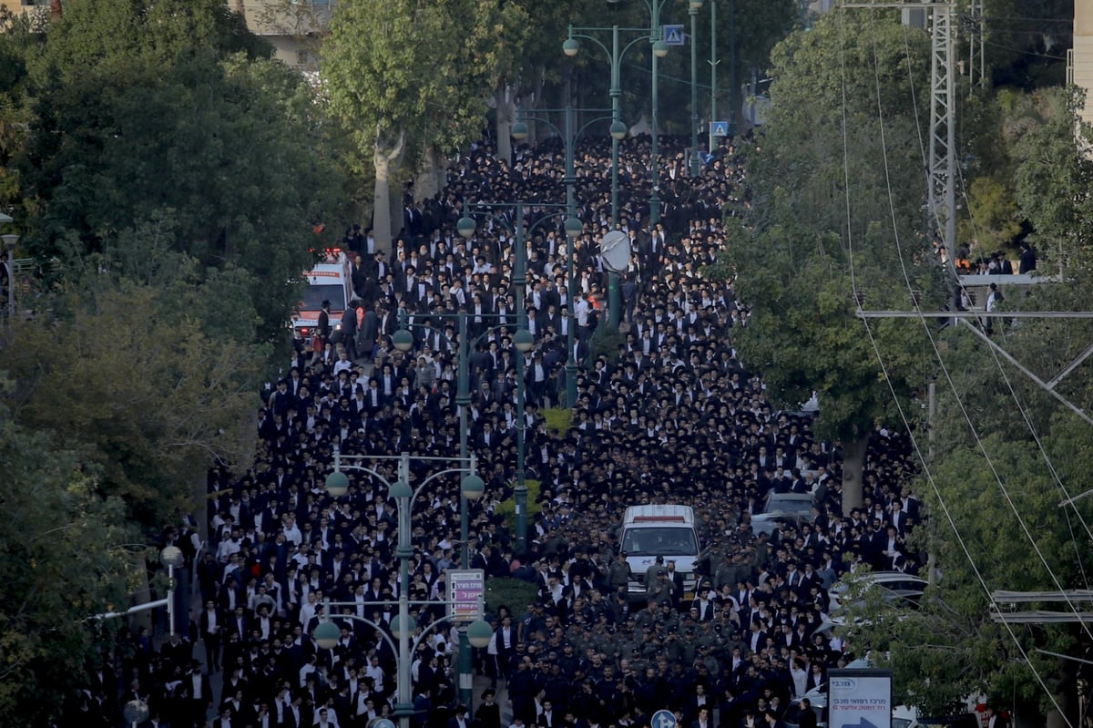 צלם 'כיכר' מגיש גלרית סיכום מהלווית הגר"ש בעדני זצ"ל