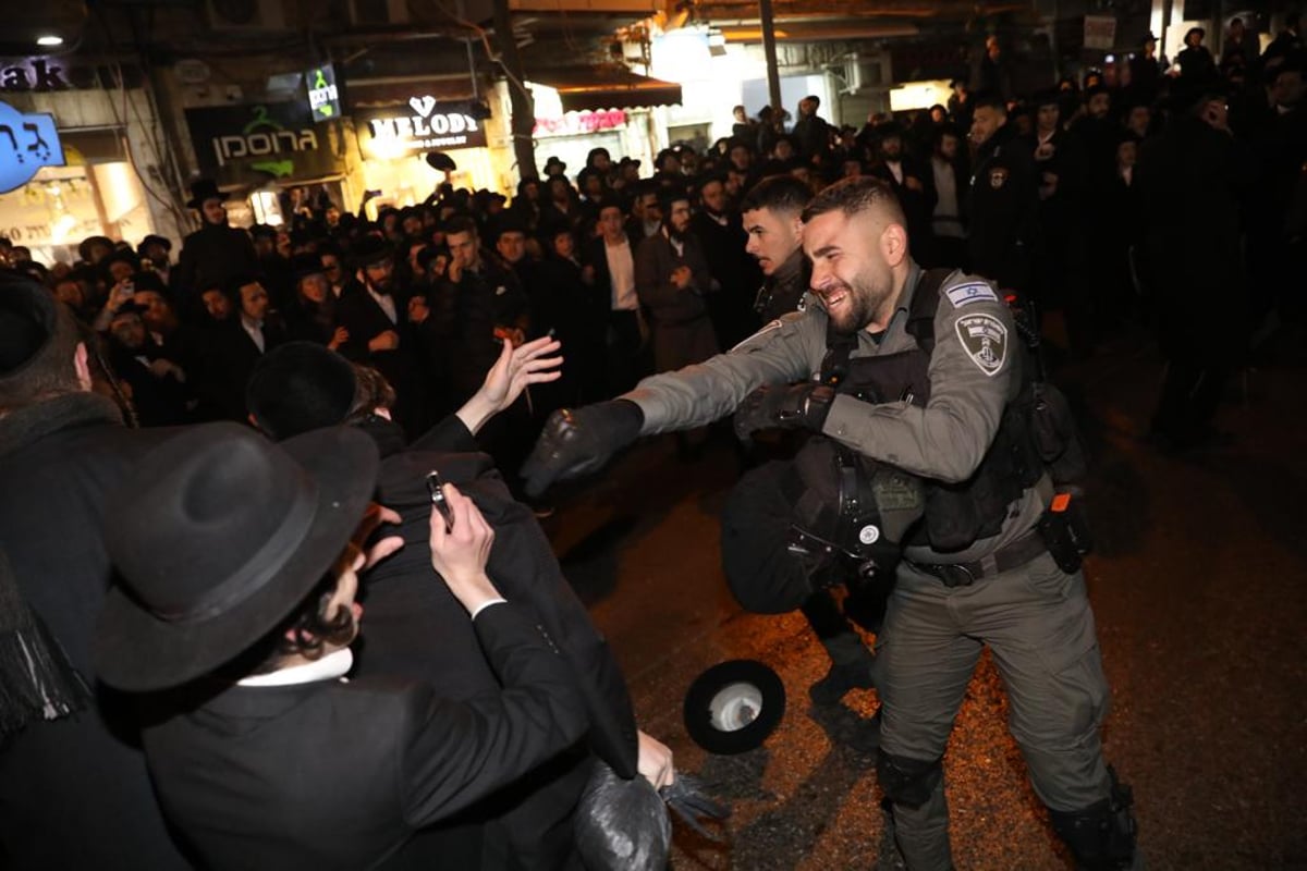 תיעוד מסכם: ההפגנה הסוערת הערב נגד חנות הסלולר בירושלים