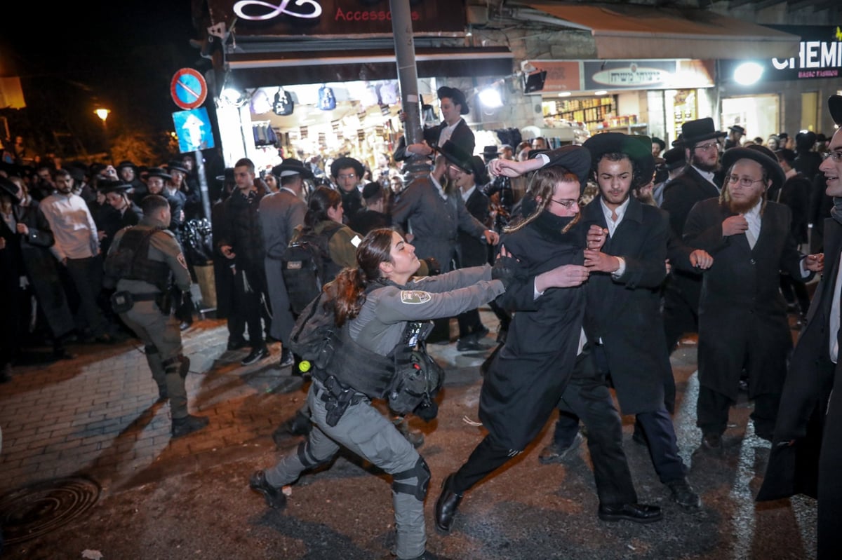 תיעוד מסכם: ההפגנה הסוערת הערב נגד חנות הסלולר בירושלים