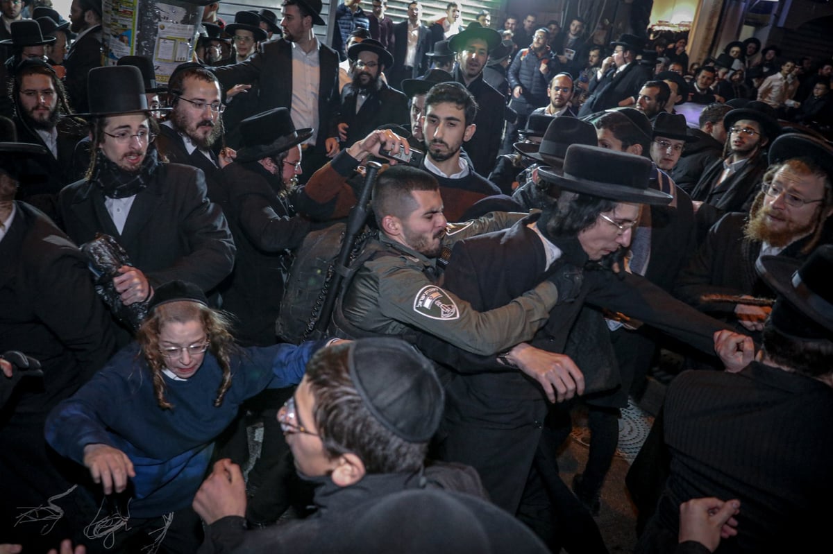 תיעוד מסכם: ההפגנה הסוערת הערב נגד חנות הסלולר בירושלים