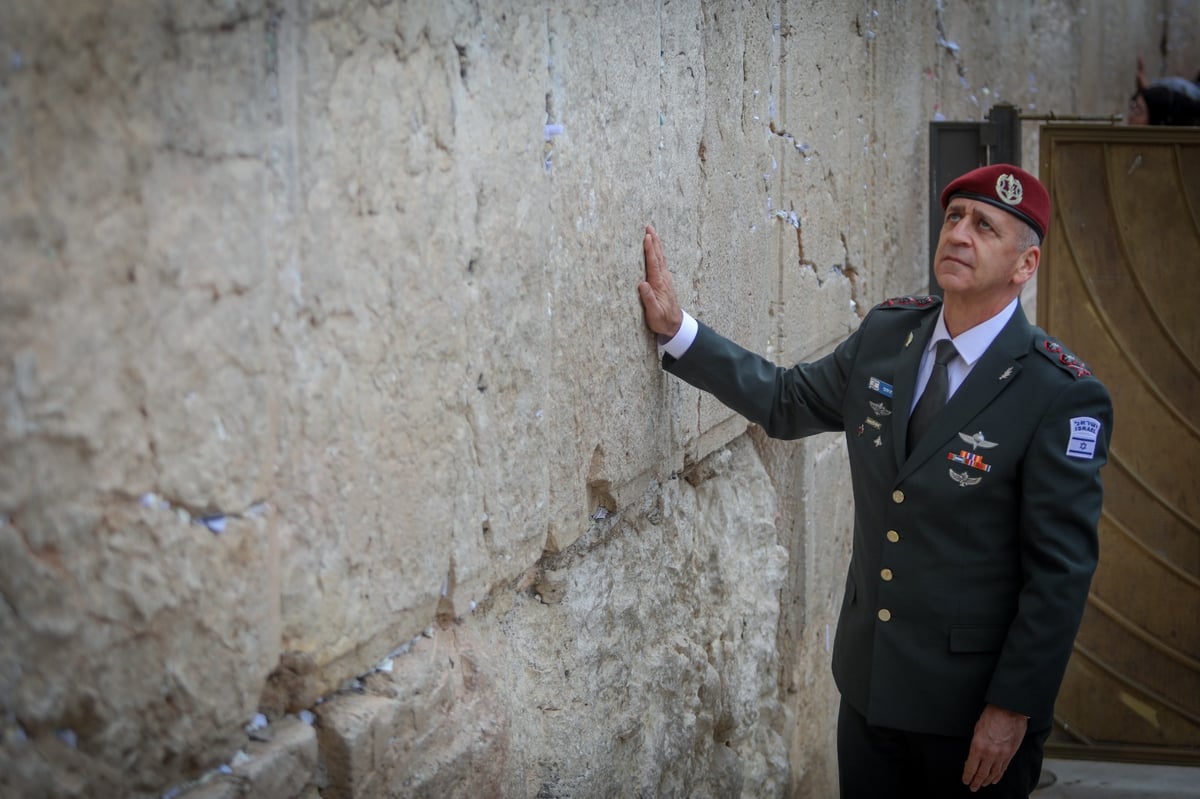 הרמטכ"לים ביקרו בכותל המערבי; זה מה שהם כתבו | תיעוד