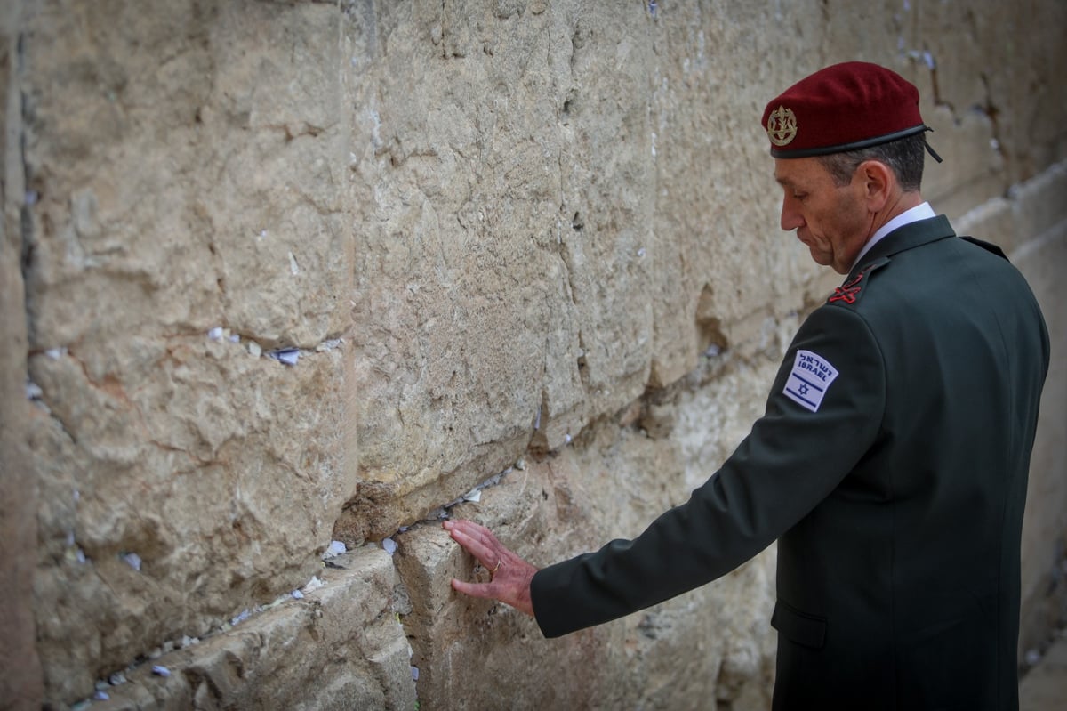 הרמטכ"לים ביקרו בכותל המערבי; זה מה שהם כתבו | תיעוד