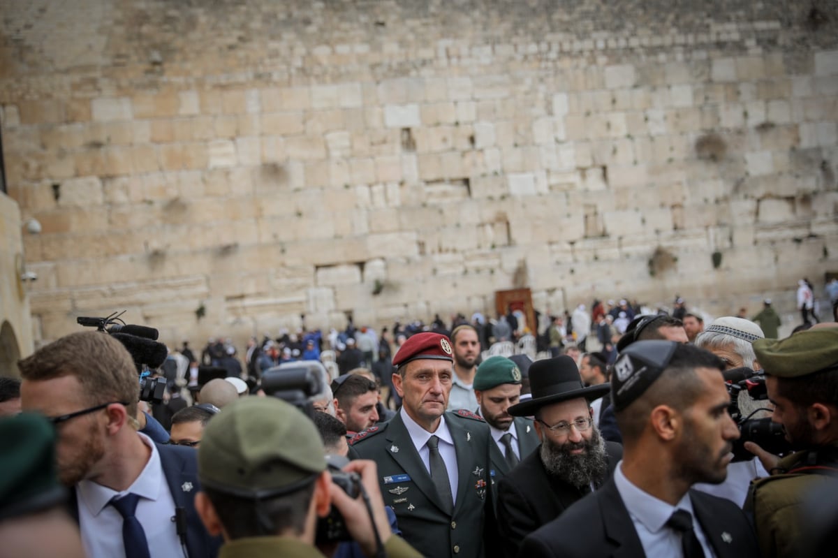 הרמטכ"לים ביקרו בכותל המערבי; זה מה שהם כתבו | תיעוד