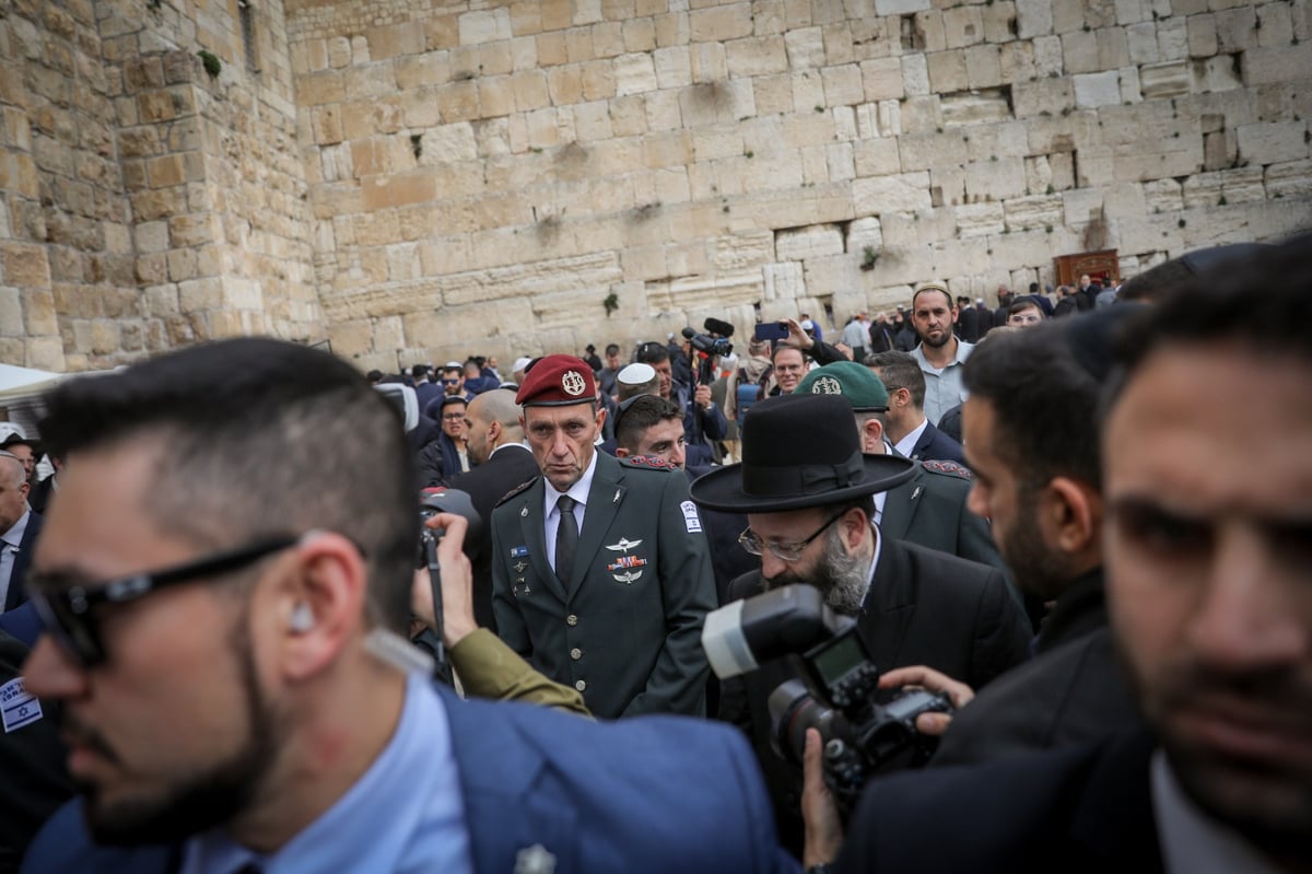 הרמטכ"לים ביקרו בכותל המערבי; זה מה שהם כתבו | תיעוד