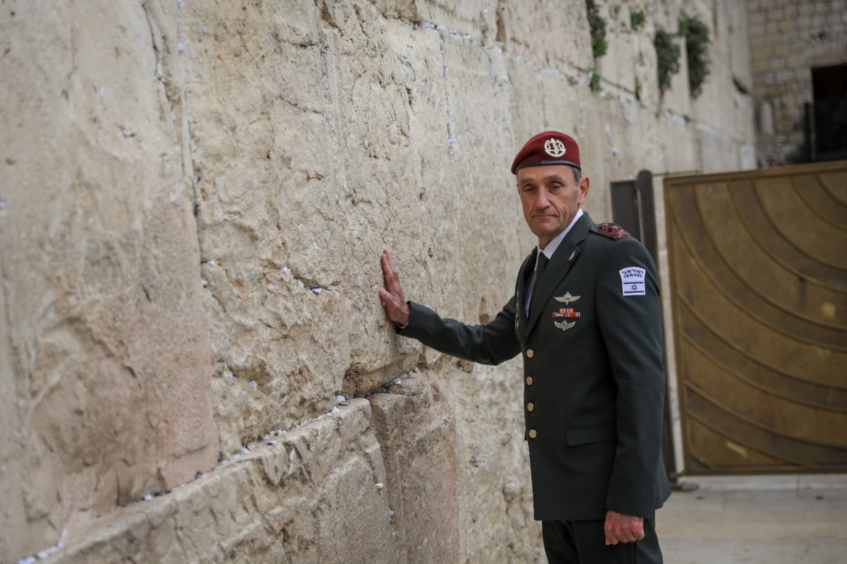 הרמטכ"לים ביקרו בכותל המערבי; זה מה שהם כתבו | תיעוד