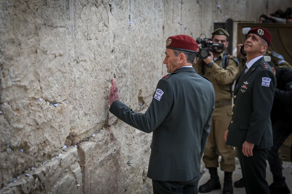 הרמטכ"לים ביקרו בכותל המערבי; זה מה שהם כתבו | תיעוד