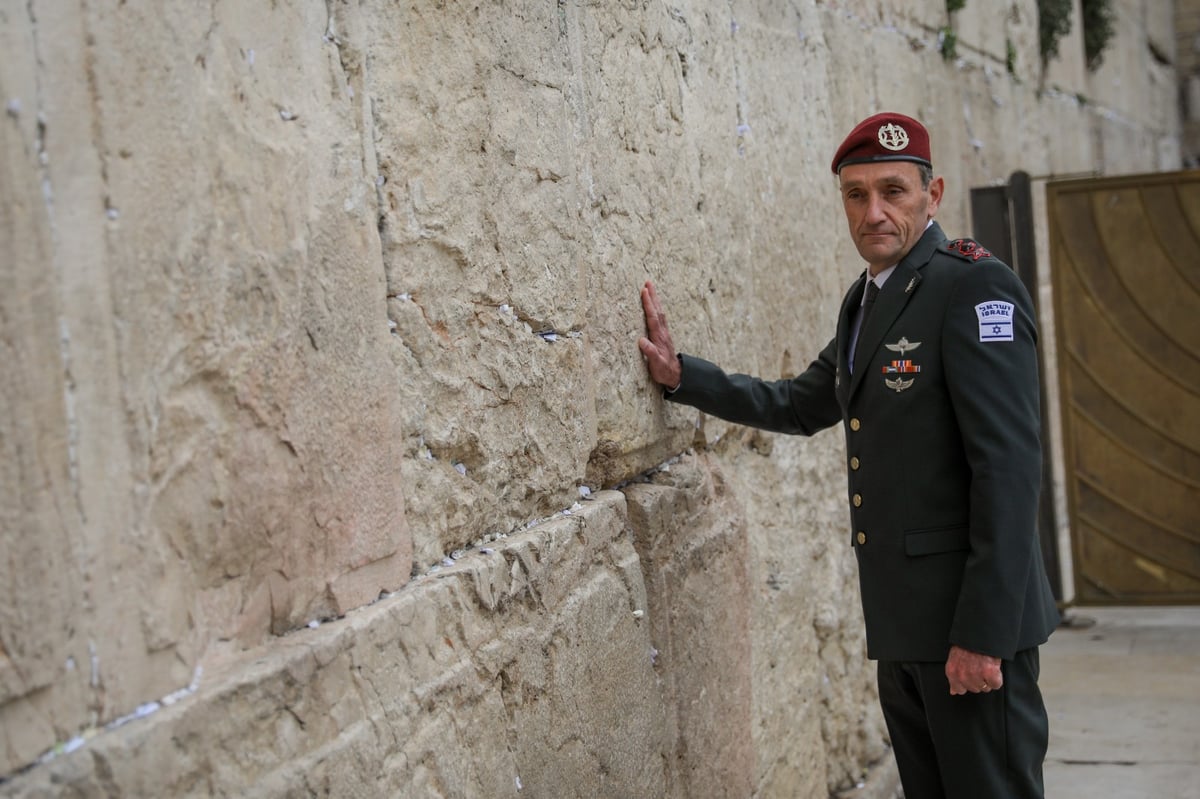 הרמטכ"לים ביקרו בכותל המערבי; זה מה שהם כתבו | תיעוד