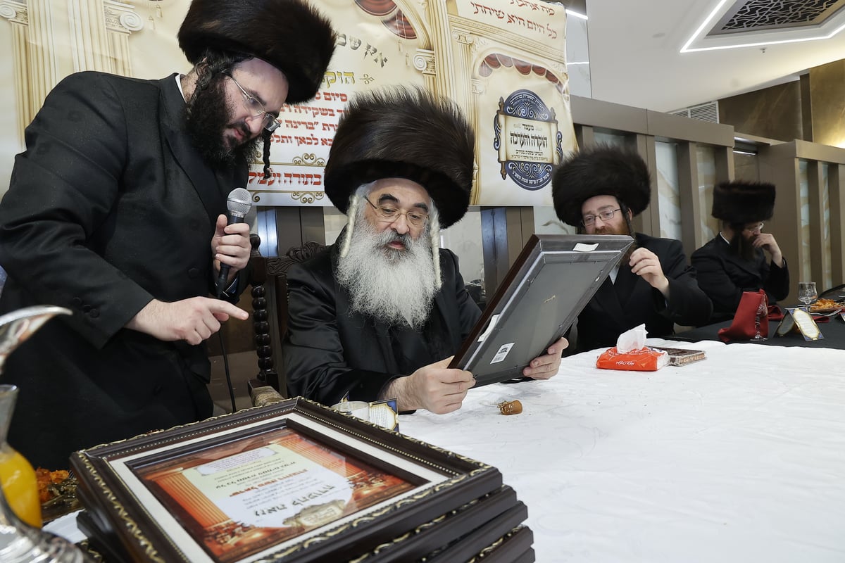 קיבלו תעודות הוקרה: בחורי 'דושינסקיא' סיימו מסכת פסחים