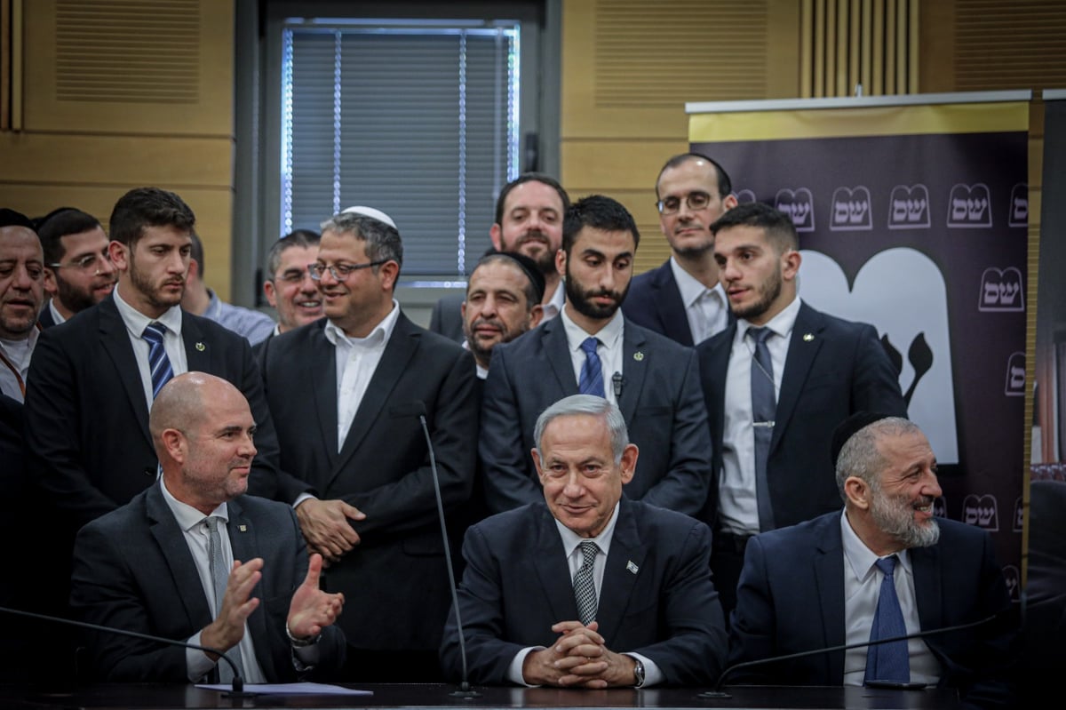 נתניהו ובכירי הקואליציה חיזקו את דרעי - נגד הבג"ץ: "אנחנו עוסקים בהצלת הדמוקרטיה"