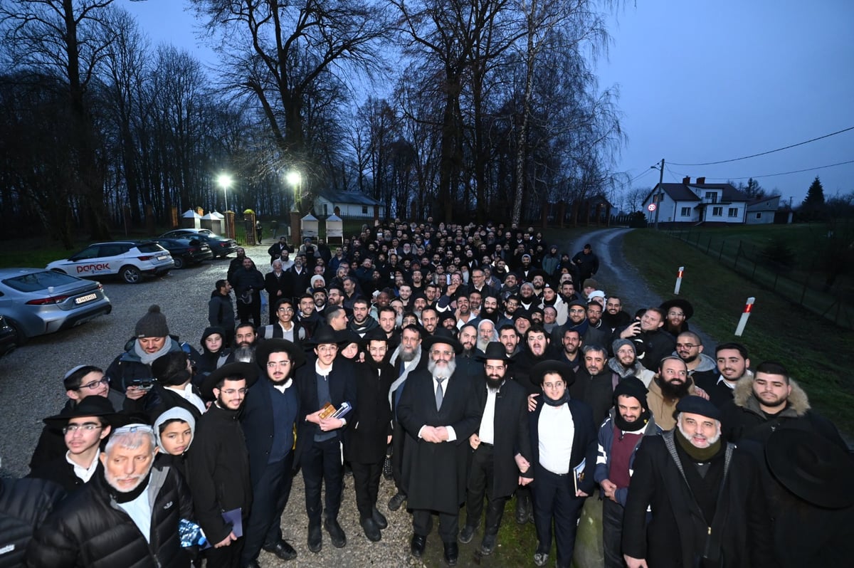 קהילתו של הגר"י אברג'ל במסע בקברי הצדיקים בפולין