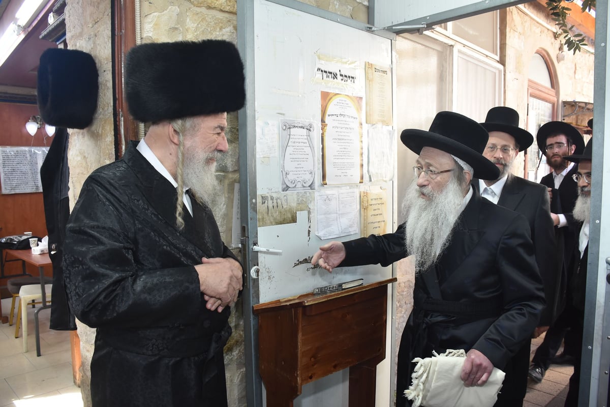 האדמו"ר מאשלג ערך ברית לנכדו בעיר צפת | תיעוד