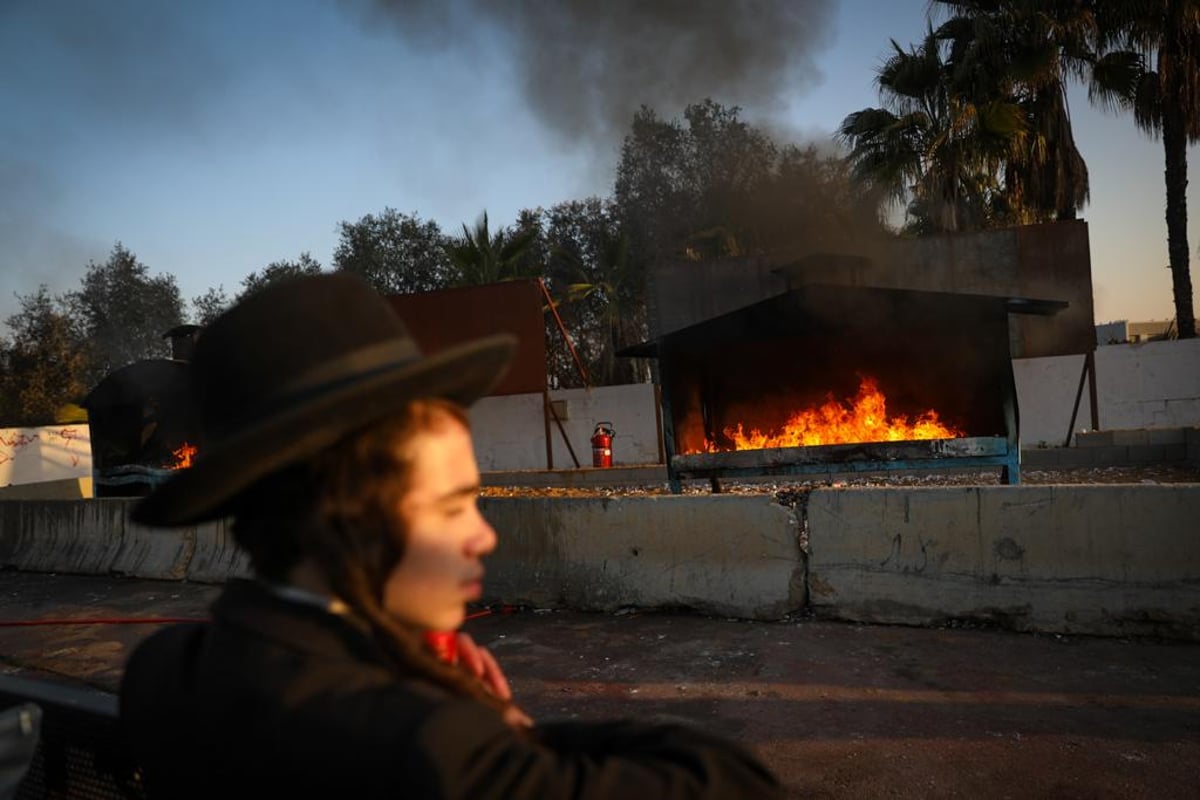 צלם 'כיכר' תיעד: ההמונים שפוקדים את ציון הבבא סאלי