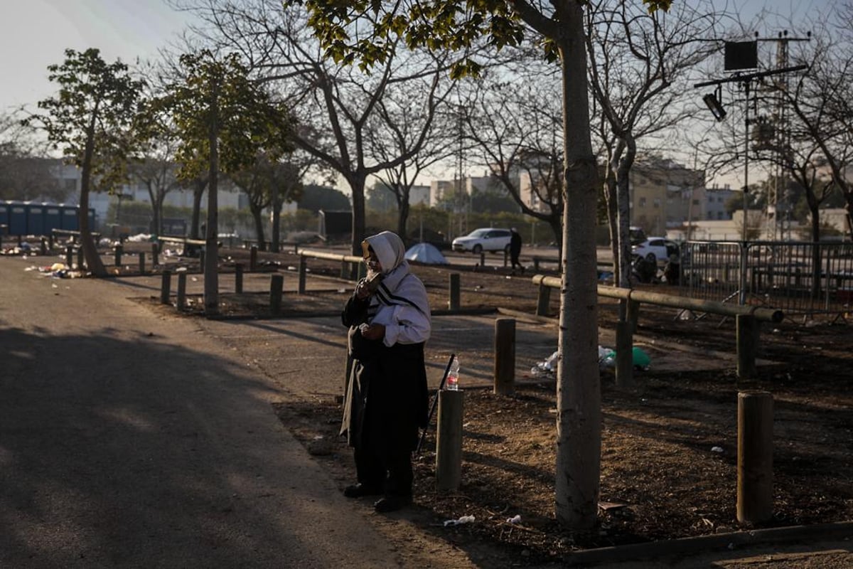 צלם 'כיכר' תיעד: ההמונים שפוקדים את ציון הבבא סאלי