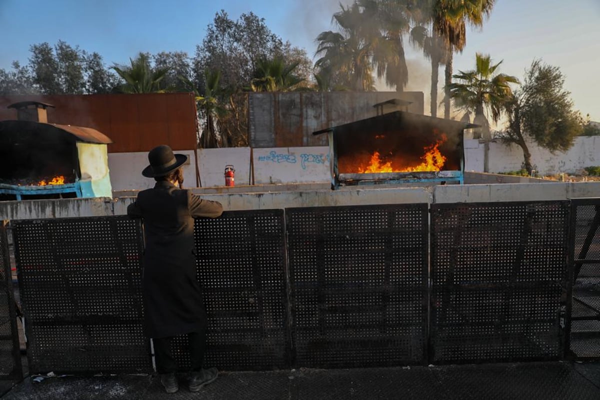 צלם 'כיכר' תיעד: ההמונים שפוקדים את ציון הבבא סאלי