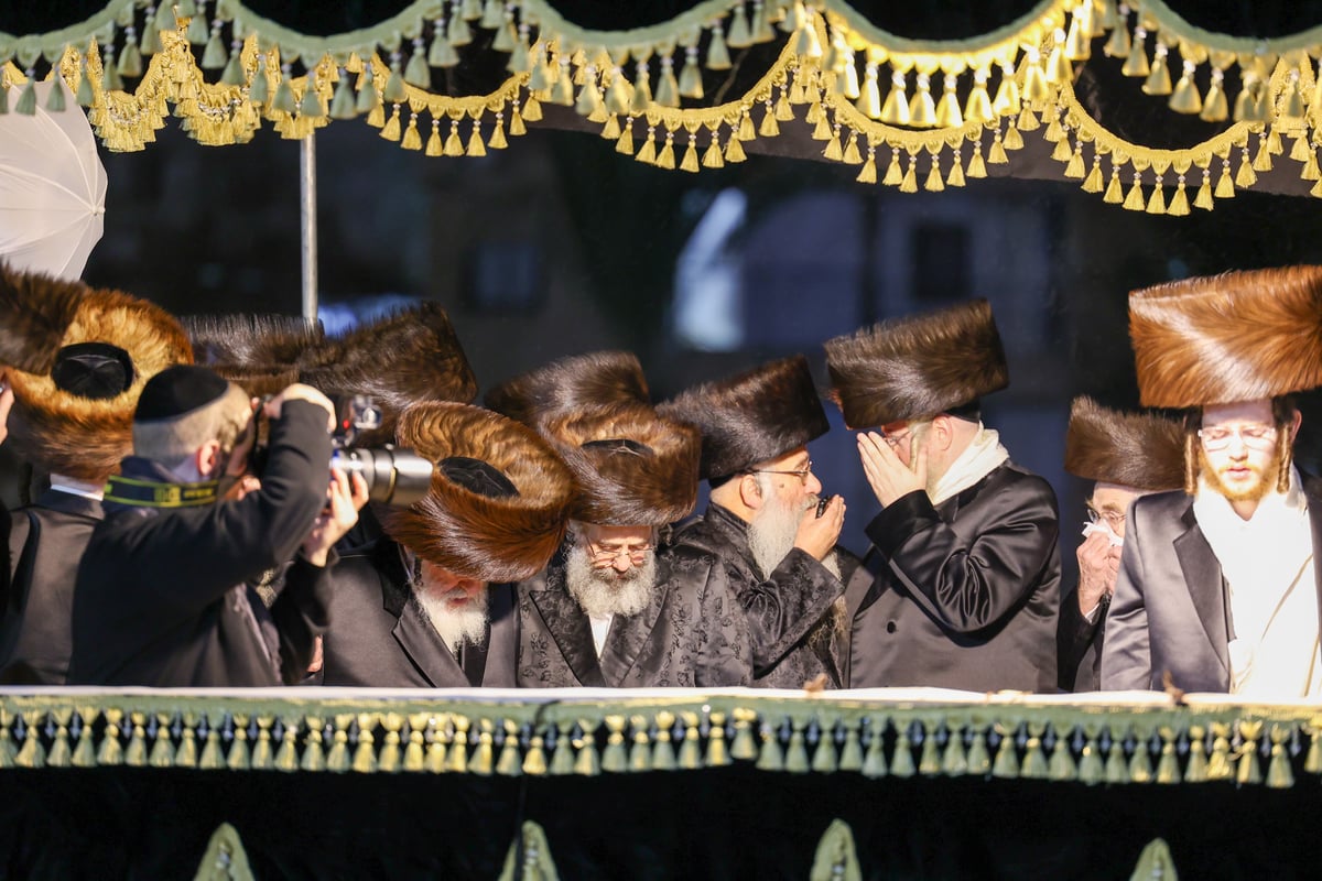 חתונת נינו של הרבי זצ"ל מויז'ניץ עם נכדת האדמו"ר מזוועהיל