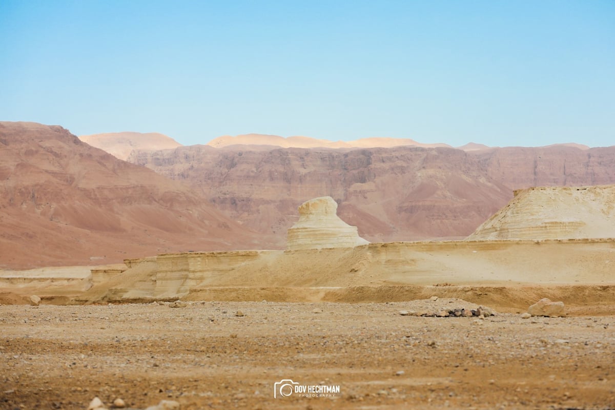 רגע לפני הסופה: כך נראה ים המלח בזריחה