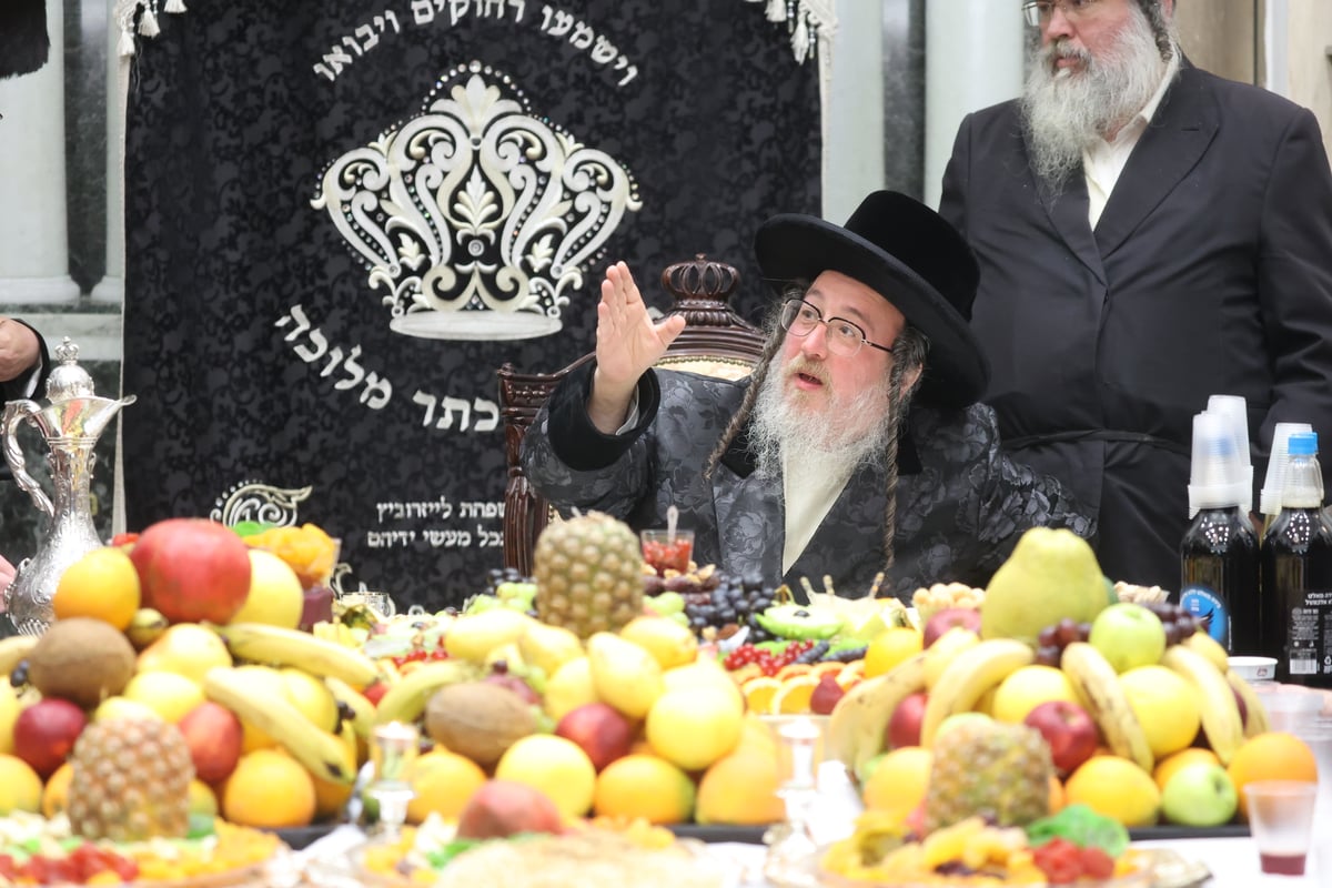 בביתר עילית: האדמו"ר מביאלה ב"ב ב'טיש' ט"ו בשבט