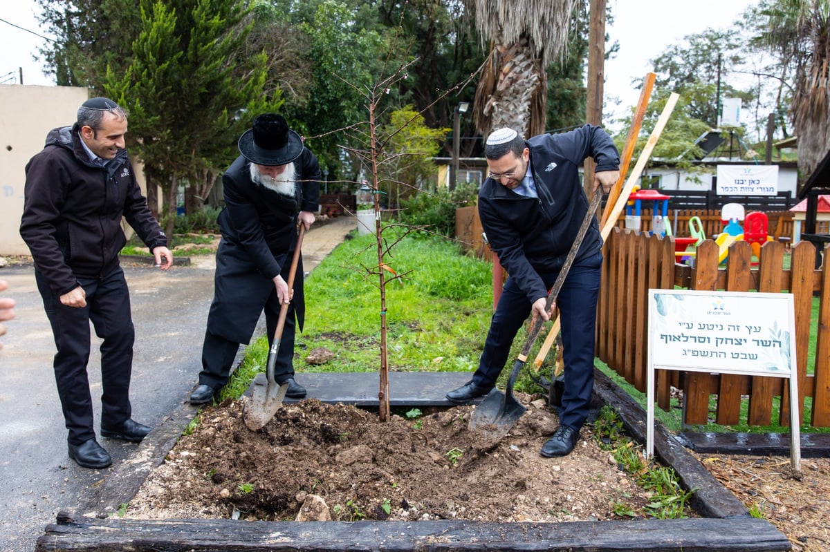 השר יצחק וסרלאוף ביקר בכפר הנוער 'זוהרים'