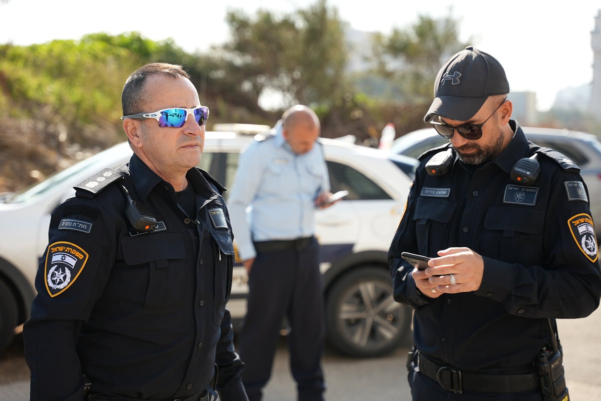 נפילת טילים על בניין רב קומות ופינוי הפצועים | תיעוד