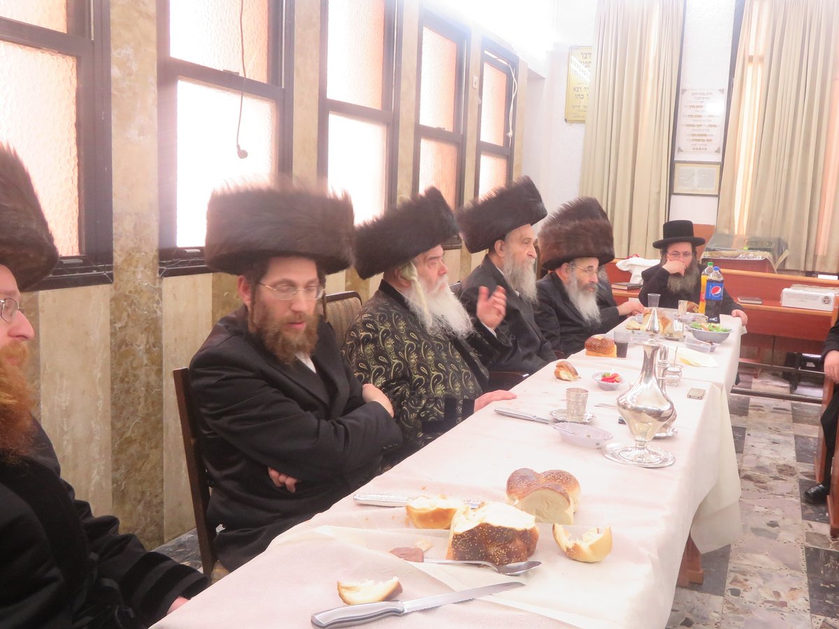 ברית מילה לנין האדמו"ר מקרעטשניף ירושלים